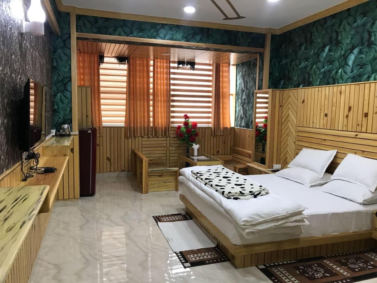 Oyo 37525 Hotel Mall Palace Pithorāgarh Extérieur photo