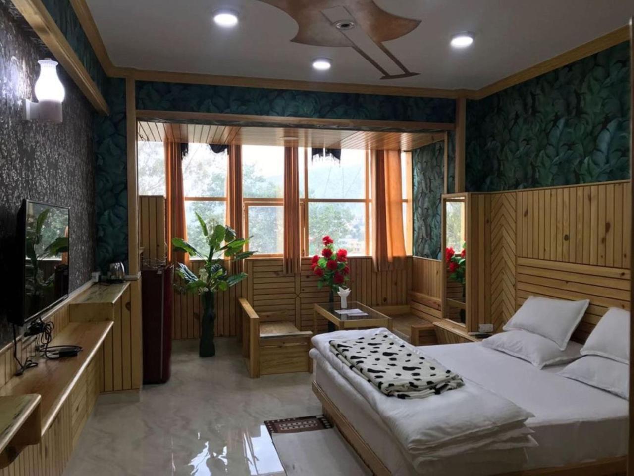 Oyo 37525 Hotel Mall Palace Pithorāgarh Extérieur photo